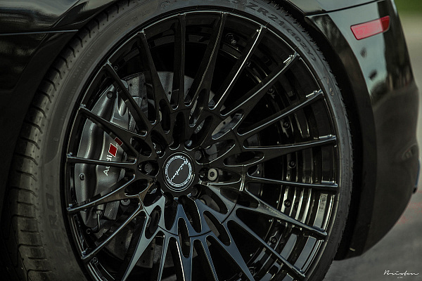 Фото дисков Brixton Forged HS1 Черный глянец на Audi R8 (4S)