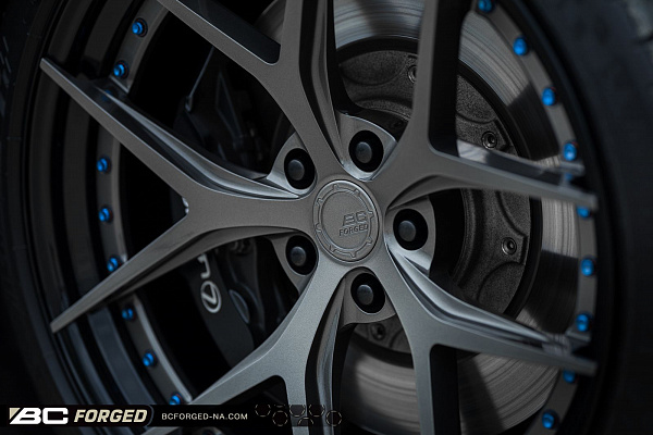 Фото дисков BC Forged HCS21 Глянцевый графит на Lexus LC 500