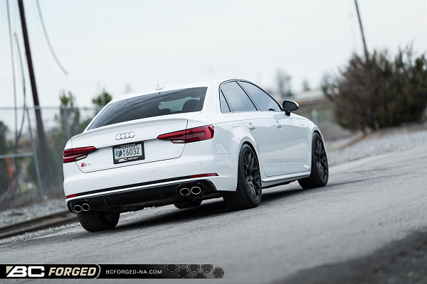 Audi A4 (B9) S-Line