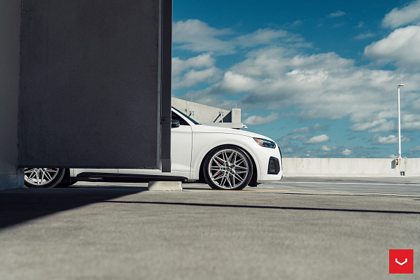 Фото дисков Vossen HF-7 Серебро на Audi Q5 GU