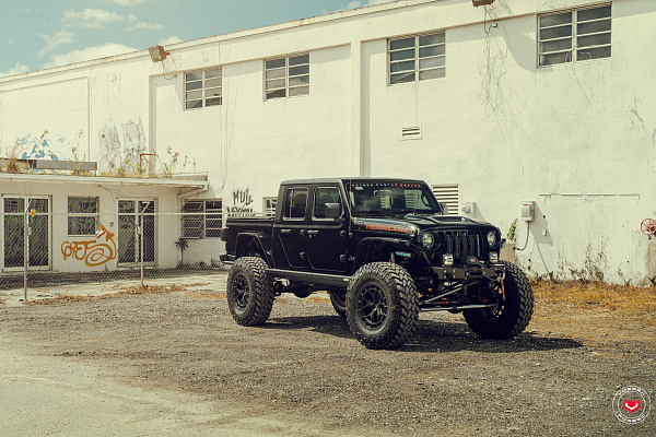 Фото дисков Vossen LC3-01 Черный сатин на Jeep Gladiator II (JT)