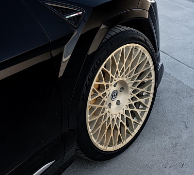 Фото дисков HRE 501M на Lamborghini Urus