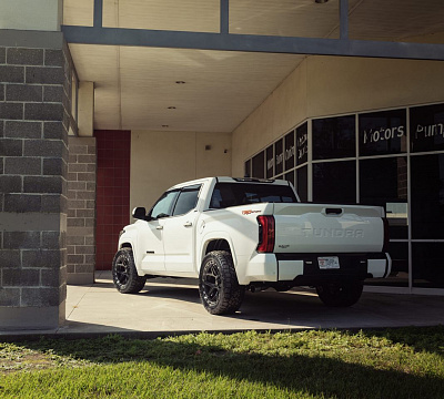 Фото дисков 4PLAY 4P55 на Toyota Tundra III