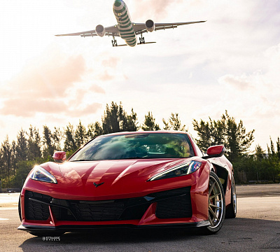 Фото дисков Strasse Wheels SV10 Deep Concave FS на Chevrolet Corvette C8