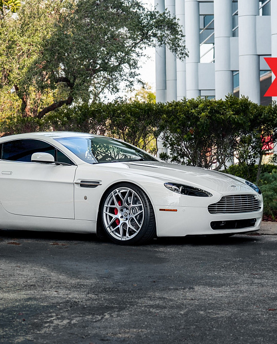 Фото дисков FF01 Серебро на Aston Martin Vantage 3