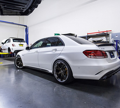Фото дисков HRE S101 на Mercedes-Benz E-Class (W212, S212, C207)