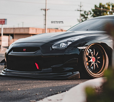 Фото дисков Strasse Wheels R10 Performance на Nissan GT-R