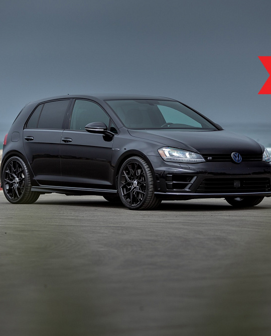 Фото дисков FF10 Черный сатин на Volkswagen Golf VIII