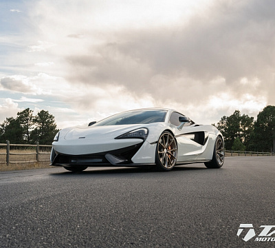 Фото дисков HRE P204 на McLaren 570S