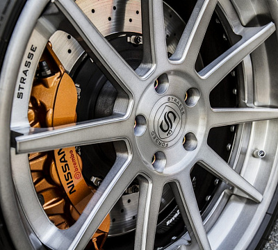 Фото дисков Strasse Wheels R10 Deep Concave на Nissan GT-R