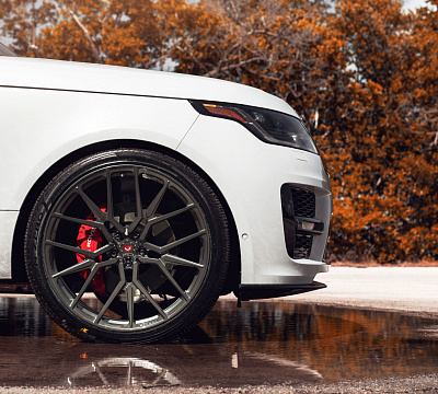 Фото дисков Vossen M-X3 на Land Rover Range Rover IV