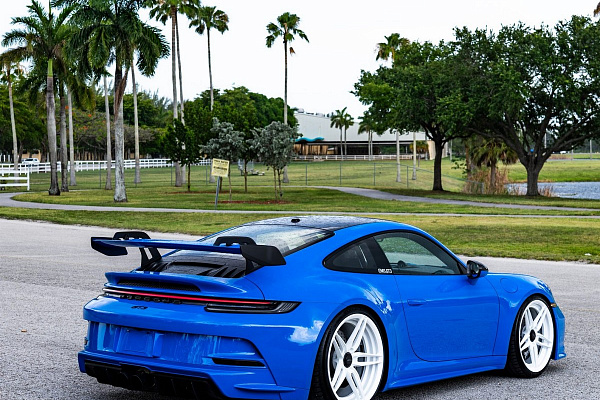 Фото дисков Anrky AN27 Белый глянец на Porsche 911 VIII