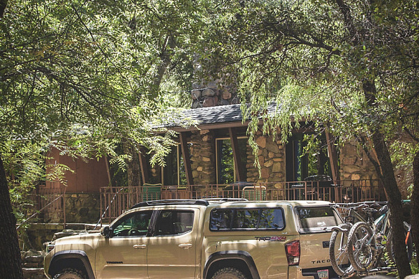 Фото дисков Black Rhino WARLORD  на Toyota Tacoma III
