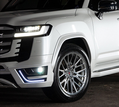 Фото дисков Vossen M-X3 на Toyota Land Cruiser 300