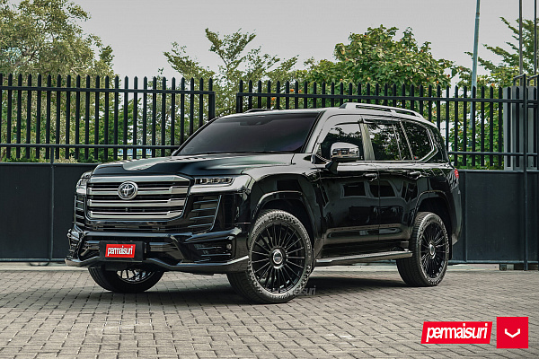 Фото дисков Vossen HF-8 Черный глянец на Toyota Land Cruiser 300