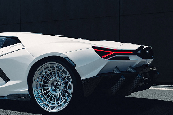 Фото дисков Brixton Forged TR11 AERO1 Полированный лак на Lamborghini Revuelto