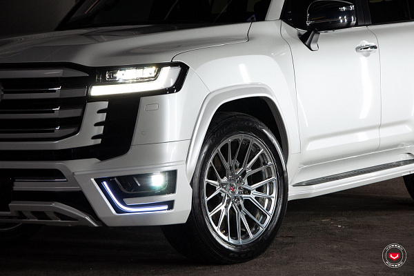 Фото дисков Vossen M-X3 Глянцевый лак на Toyota Land Cruiser 300