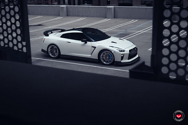 Фото дисков Vossen VPS-5 (3-Piece) Глянцевый темный лак на Nissan GT-R