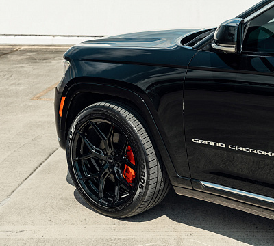 Фото дисков Vossen HF-5 на Jeep Grand Cherokee V