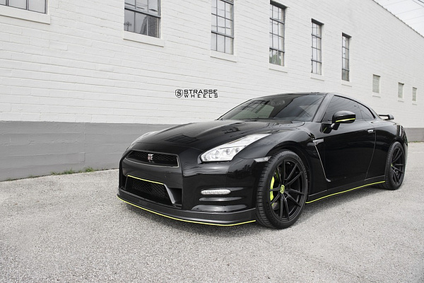 Фото дисков Strasse Wheels SV1 Deep Concave Monoblock Черный сатин на Nissan GT-R