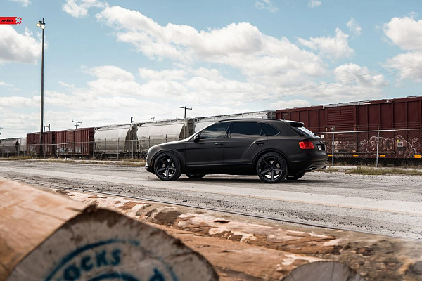 Фото дисков Anrky AN35 Черный сатин на Bentley Bentayga