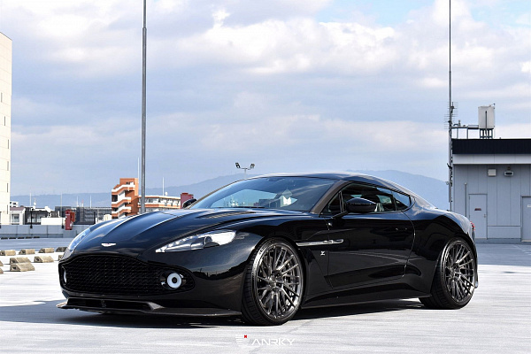 Фото дисков Anrky RS3.2 Глянцевый темный лак на Aston Martin Zagato
