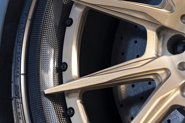 Фото дисков Strasse Wheels SV10 Track Сатиновая шампань на Audi R8 (4S)
