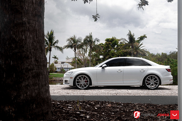 Фото дисков Vossen VFS-6 Серебро на Audi A/S/RS 4 (B9)