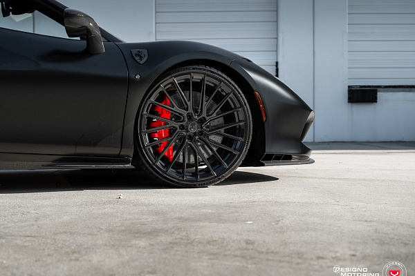 Фото дисков Vossen EVO-6T Черный глянец на Ferrari F8