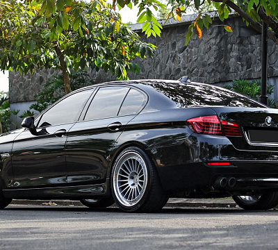 Фото дисков HRE 309 на BMW 5/M5 (F10)