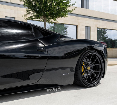 Фото дисков Strasse Wheels SM5R Deep Concave FS на Ferrari 458