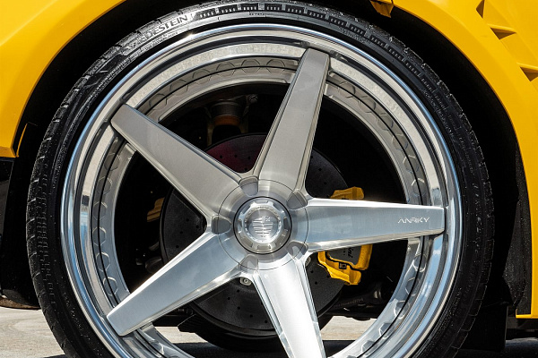 Фото дисков Anrky RS5.3 Глянцевый лак на Lamborghini Urus