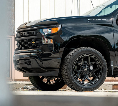 Фото дисков 4PLAY 4P55 на Chevrolet Silverado IV