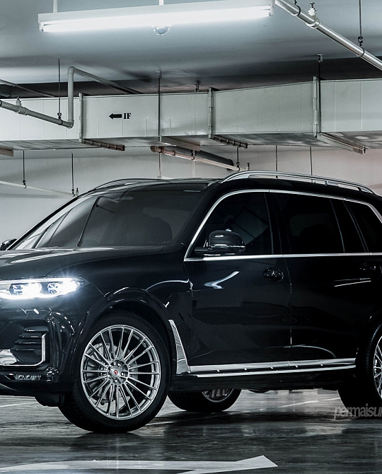 Фото дисков S17-04 Глянцевый лак на BMW X7 (G07)