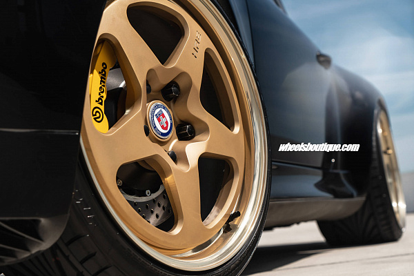 Фото дисков HRE 527 Сатиновое золото на Porsche 911 IV