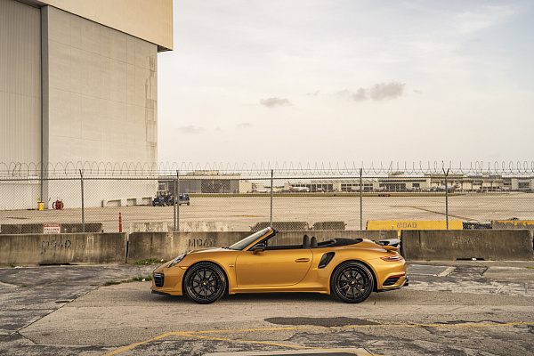Фото дисков Strasse Wheels SV10 Deep Concave FS Черный матовый на Porsche 911 VII