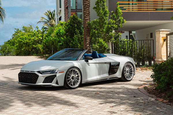 Фото дисков HRE P103 Полированный лак на Audi R8 (4S)