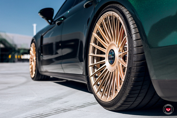 Фото дисков Vossen S17-13 Сатиновая шампань на Porsche Panamera II