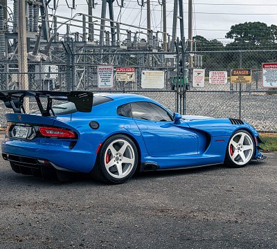 Фото дисков HRE 305M на Dodge Viper