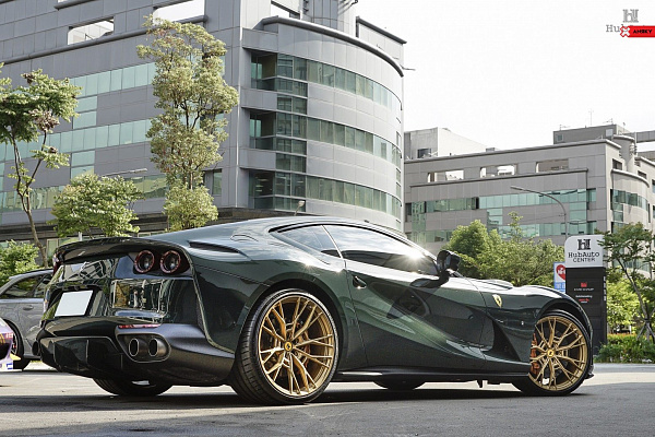 Фото дисков Anrky S1-X5 Сатиновое золото на Ferrari 812