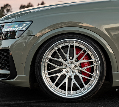 Фото дисков Strasse Wheels SV10M Deep Concave FS на Audi Q8