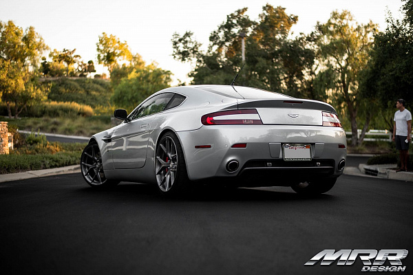 Фото дисков MRR FS06 Глянцевый тонированный лак на Aston Martin Vantage 3