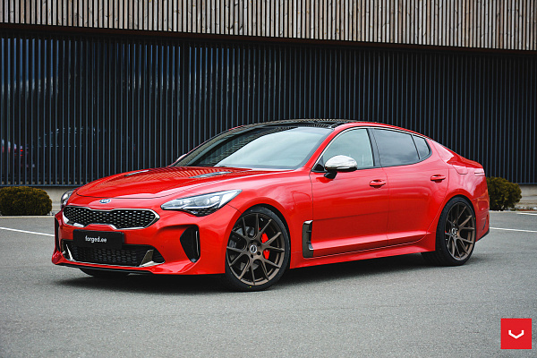 Фото дисков Vossen VFS-6 Сатиновая бронза на Kia Stinger