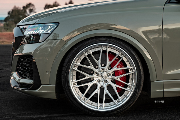 Фото дисков Strasse Wheels SV10M Deep Concave FS Глянцевый лак на Audi Q8