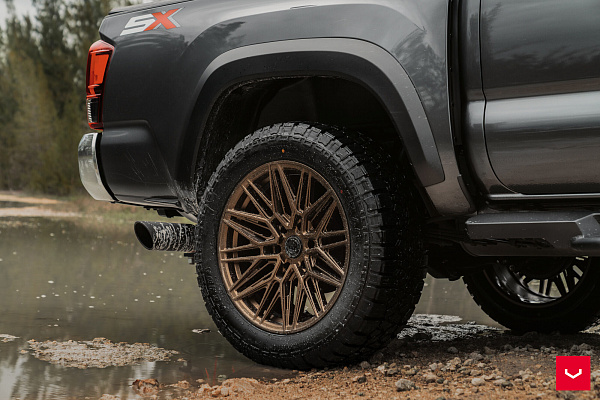 Фото дисков Vossen HF6-5 Сатиновая бронза на Toyota Tacoma III