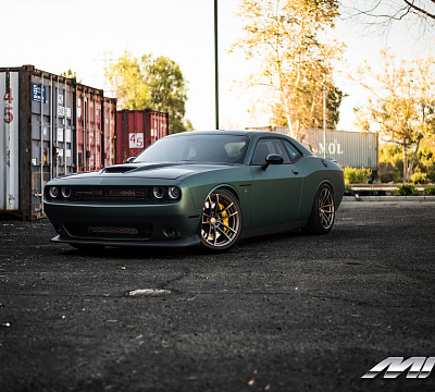 Фото дисков MRR M392 на Dodge Challenger III