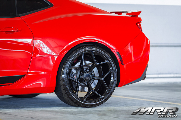 Фото дисков MRR M228 Черный глянец на Chevrolet Camaro VI