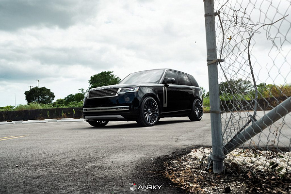 Фото дисков Anrky RF-182 Черный глянец на Range Rover V