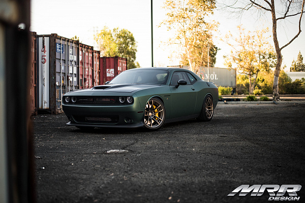 Фото дисков MRR M392 Сатиновая бронза на Dodge Challenger III