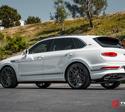 Фото дисков Vossen HF-7 на Bentley Bentayga